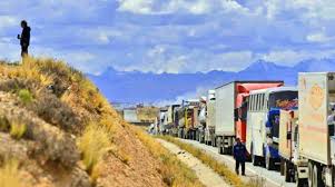 Dirigente de cisterneros caminó más de 60 horas para pedir ayuda por transportistas varados