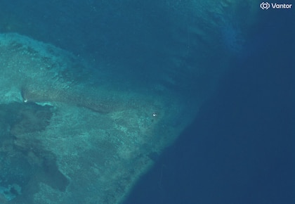 Imágenes satelitales detectan y luego pierden el rastro de una misteriosa estructura en el mar de China Meridional