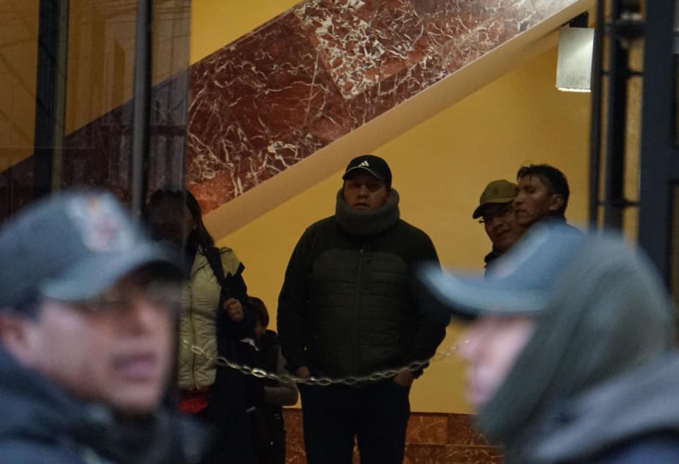 Argollo llega al BCB para diálogo con el Gobierno tras 48 días de conflicto