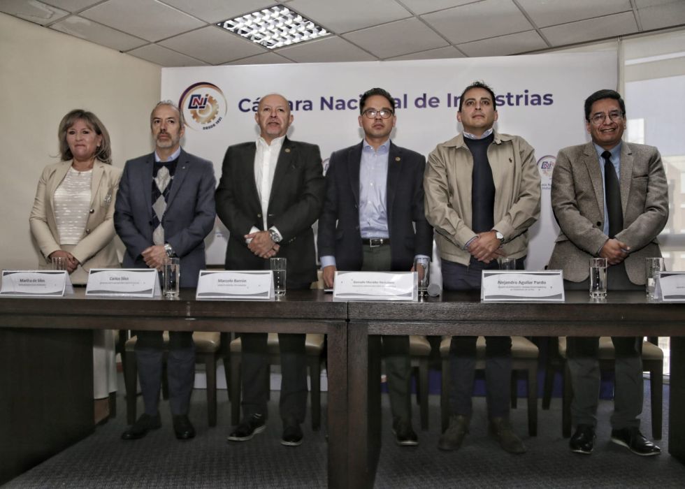 Industriales presentan plan para reactivar la economía tras más de 40 días de bloqueos