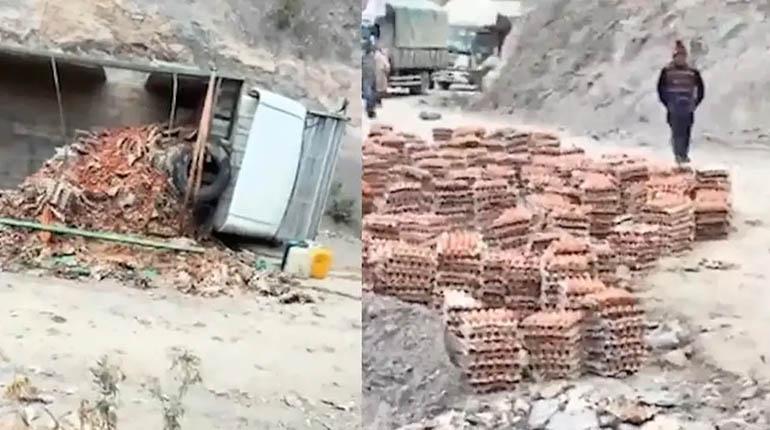 Camión cargado con huevos volcó al intentar llegar a La Paz por rutas alternas