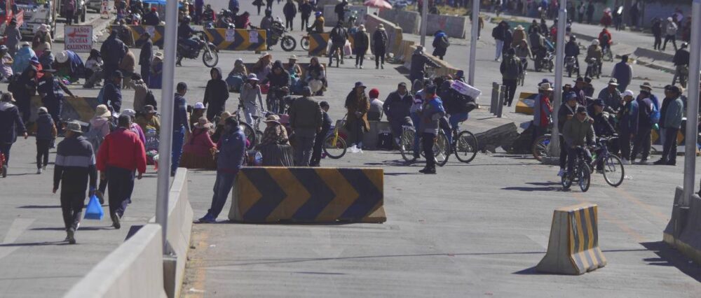 Administradora Boliviana de Carreteras reporta ochenta y seis puntos de bloqueo en seis departamentos