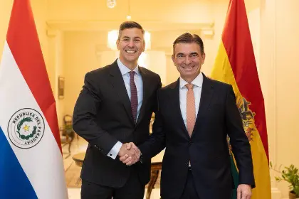 Paz y Peña acuerdan impulsar la Hidrovía, el Corredor Bioceánico y Urupabol