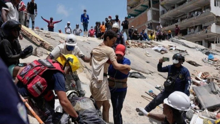 Terremotos en Venezuela dejan 920 fallecidos; continúa la búsqueda de miles de personas