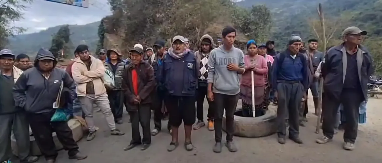 Bloqueadores en Caranavi anuncian paso de cisternas con combustible y GLP hacia los Yungas