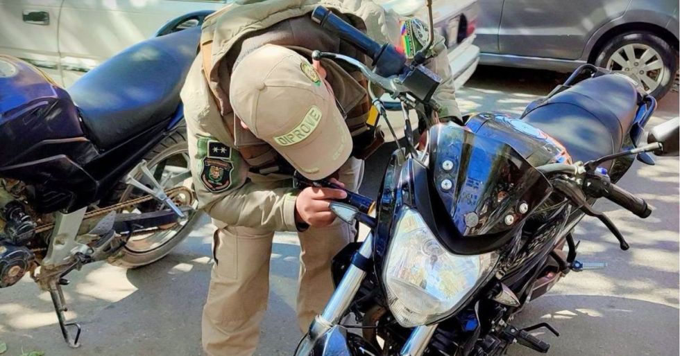 Desarticulan banda dedicada al robo de vehículos en Cochabamba
