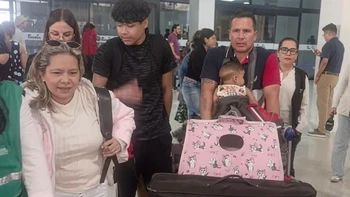 Familia boliviana que sobrevivió al terremoto en Venezuela inicia una nueva vida en Santa Cruz