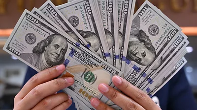 Economista prevé que el dólar continuará en alza si no ingresan más divisas