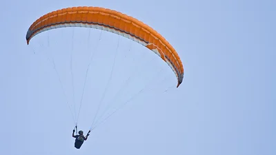 Dan último adiós al teniente fallecido durante un salto de paracaidismo en Cochabamba