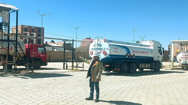 YPFB garantiza más de 5,7 millones de litros de combustibles para Oruro