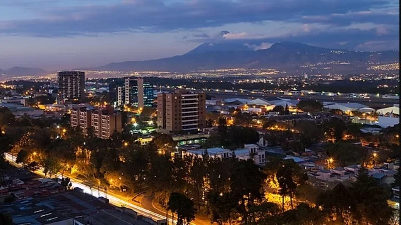 Ataque armado deja al menos seis fallecidos en el sur de Ciudad de Guatemala