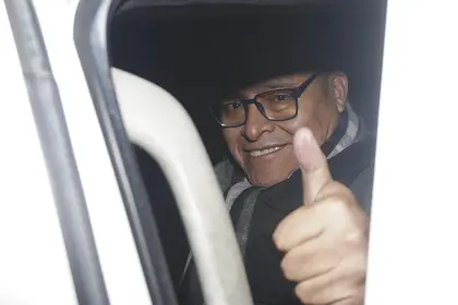 Zúñiga permanece con detención domiciliaria tras la asonada militar
