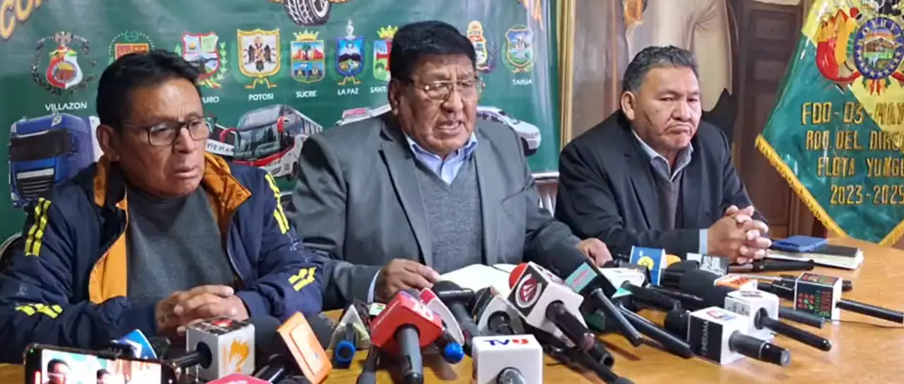 Choferes exigen reunión con el Gobierno por la falta de combustible