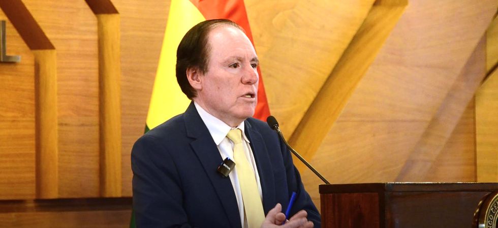 Dólar oficial supera los Bs 12 y el BCB anuncia intervenciones para evitar alzas bruscas