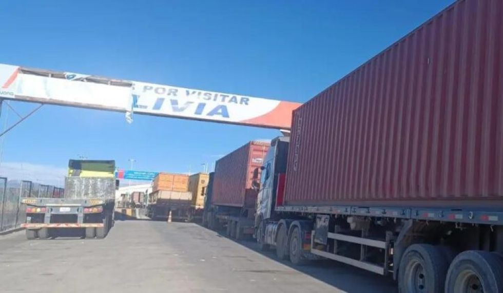 Gobierno gestiona con Chile soluciones para agilizar el paso en Colchane