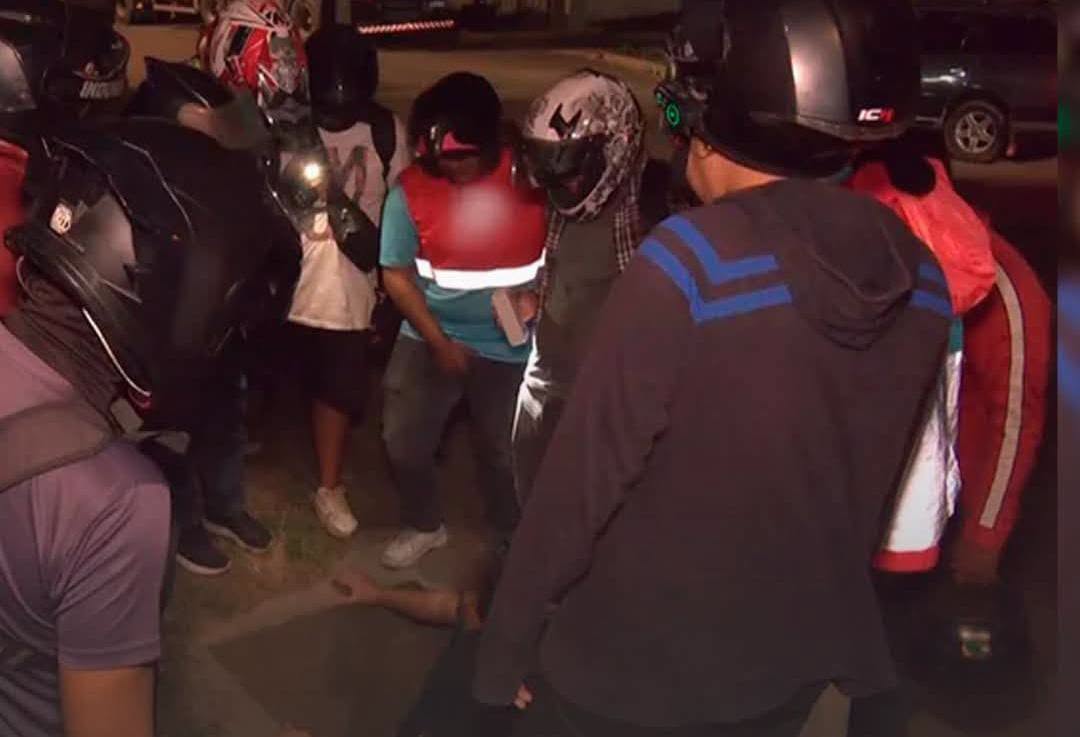 Asaltan a una mujer con un cuchillo mientras esperaba un micro en Santa Cruz