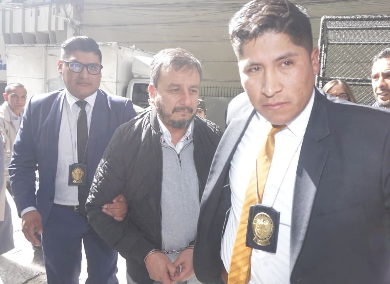 Aprehenden al exministro Mauricio Medinaceli por investigación del caso “gasolina basura”