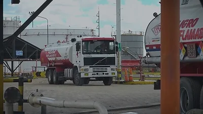 Gobierno aún no define la política de precios de los combustibles para 2027