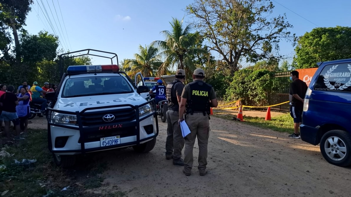 Investigan muerte de una mujer tras incendio en una vivienda de Santa Cruz