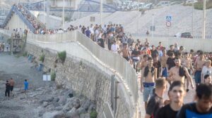 Italia cierra sus fronteras marítimas y aéreas con España por la crisis migratoria en Ceuta