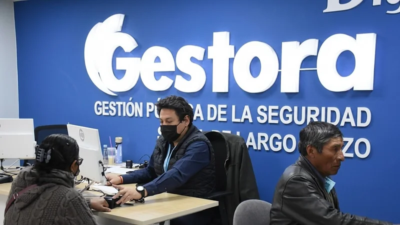 Decreto 5654 modifica los descuentos y aportes voluntarios de jubilados y servidores públicos