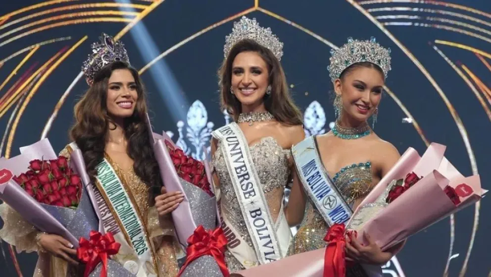 Valeria Mena devuelve a Oruro la corona de Miss Bolivia Universo tras 59 años