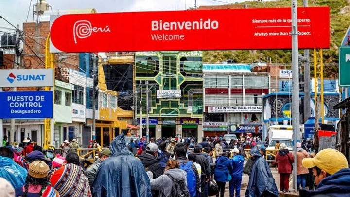 Rechazo al boliviano en Perú preocupa a gremiales e impulsa anuncio de movilizaciones
