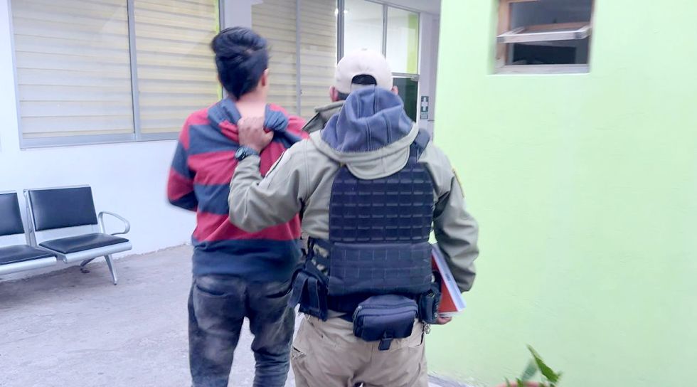 Aprehendido por agredir a un adulto mayor intentó escapar en Sucre