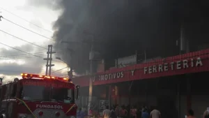 Alcalde Manuel Saavedra destaca la solidaridad durante la emergencia en Barrio Lindo