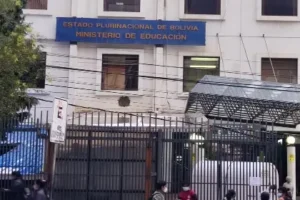 Dos autoridades de Educación dejan sus cargos por desacuerdos con la malla curricular