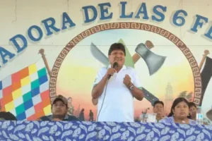 Evo Morales niega acusaciones y revela que tuvo un revólver de colección regalado por el Presidente de Rusia