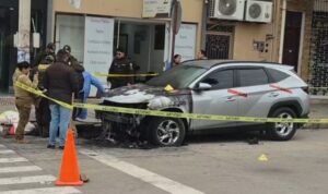 Investigan incendio de vehículo de una notaría y no descartan un posible atentado en Bermejo
