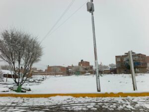 Oruro suspende salidas de buses por intensas nevadas en las carreteras