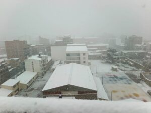 Oruro suspende clases presenciales debido a la intensa nevada