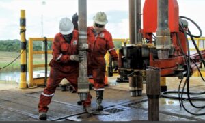 Gobierno prepara reformas en hidrocarburos y minería tras enviar Ley de Inversiones