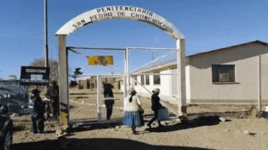 Relevan al gobernador de Chonchocoro tras hechos violentos en el penal