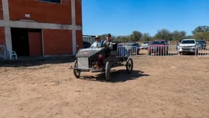 Buggy artesanal a gas sorprende en la Fexpo Chaco 2026