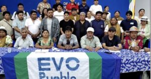 Evistas buscan rearticularse y tramitar una nueva sigla política