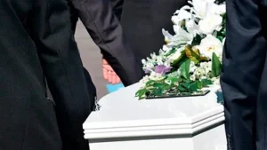 Hallan más de 50 cuerpos en descomposición dentro de una funeraria en Chicago