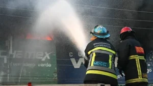 Piden agilizar llegada de carro bombero donado desde Bélgica