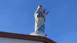 La Virgen que quedó en pie tras el terremoto de Colombia