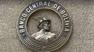 Ahorristas ya pueden retirar hasta $us 5.000 en efectivo de sus depósitos