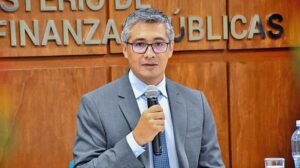 El TCP definirá el lunes si Espinoza puede volver al Ministerio de Economía