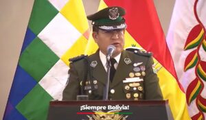 Javier Álvarez asume como nuevo comandante general de la Policía