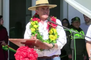 Paz admite dificultades en el abastecimiento de combustible y pide tiempo para ordenar el país