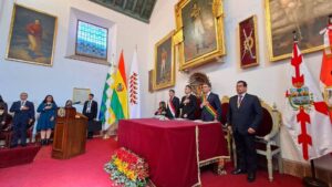 Denuncian gasto de más de Bs 202 mil por sesión de honor del 6 de agosto
