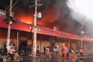 Fiscalía investiga de oficio el incendio registrado en la feria Barrio Lindo