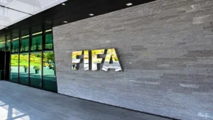 Leyendas del fútbol piden cambios en la FIFA