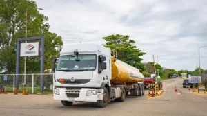 Diésel a Bs 18: el nuevo precio alcanza a grandes consumidores y mantiene Bs 9,80 para otros usuarios