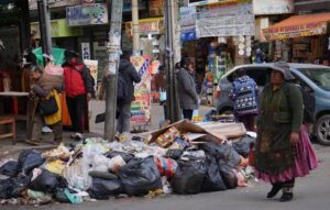 Alcaldía de La Paz retira solo el 4,8% de la basura acumulada en 14 días